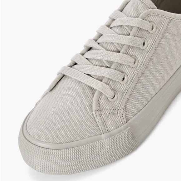 First Timer Platform Trainers - Picture 2 of 4